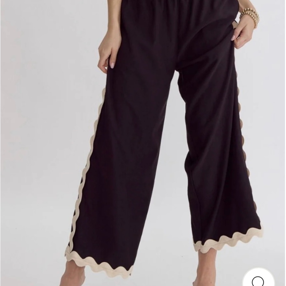 Entro Casual Wide Leg Black Pant Trimmed In Jumbo Ric Rac